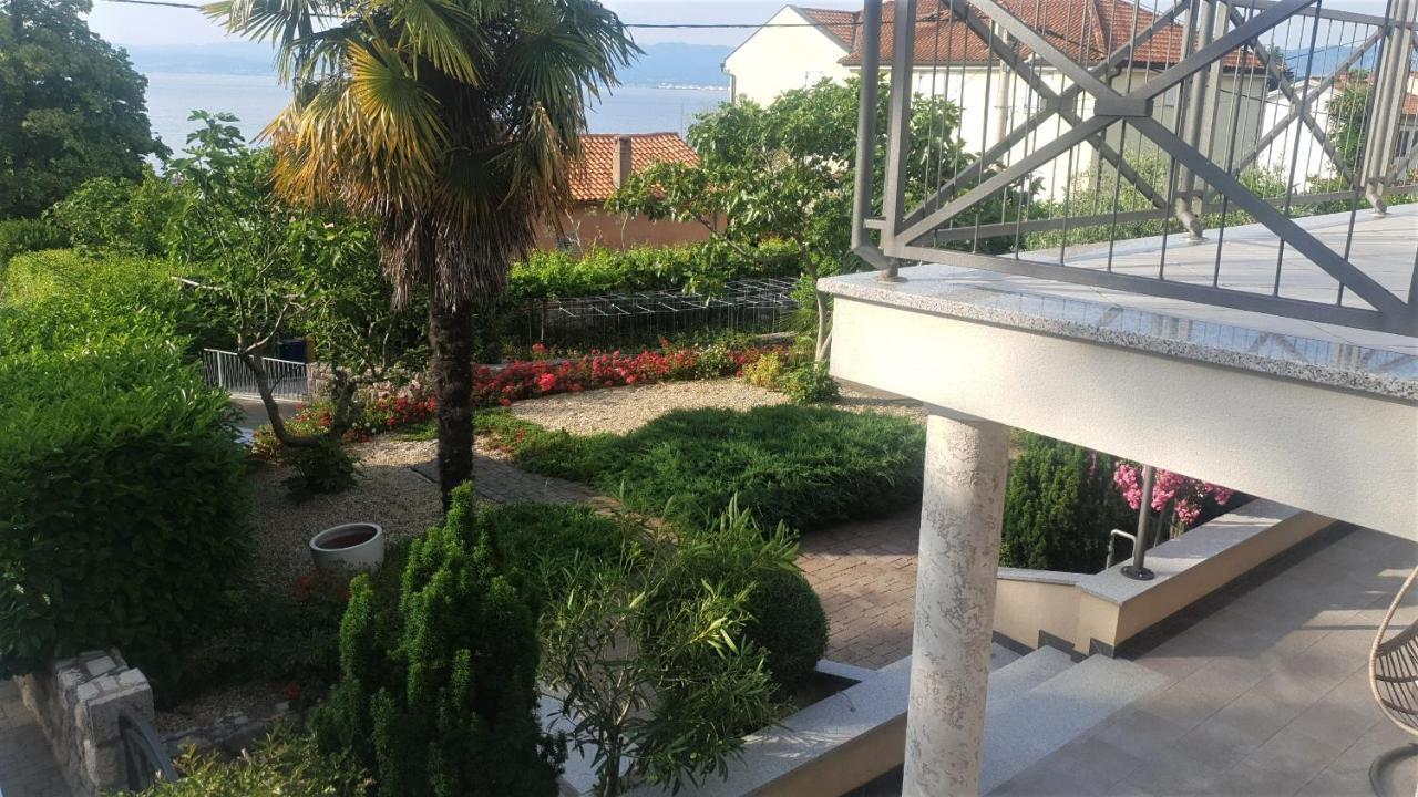 Apartments Biba Malinska Luaran gambar