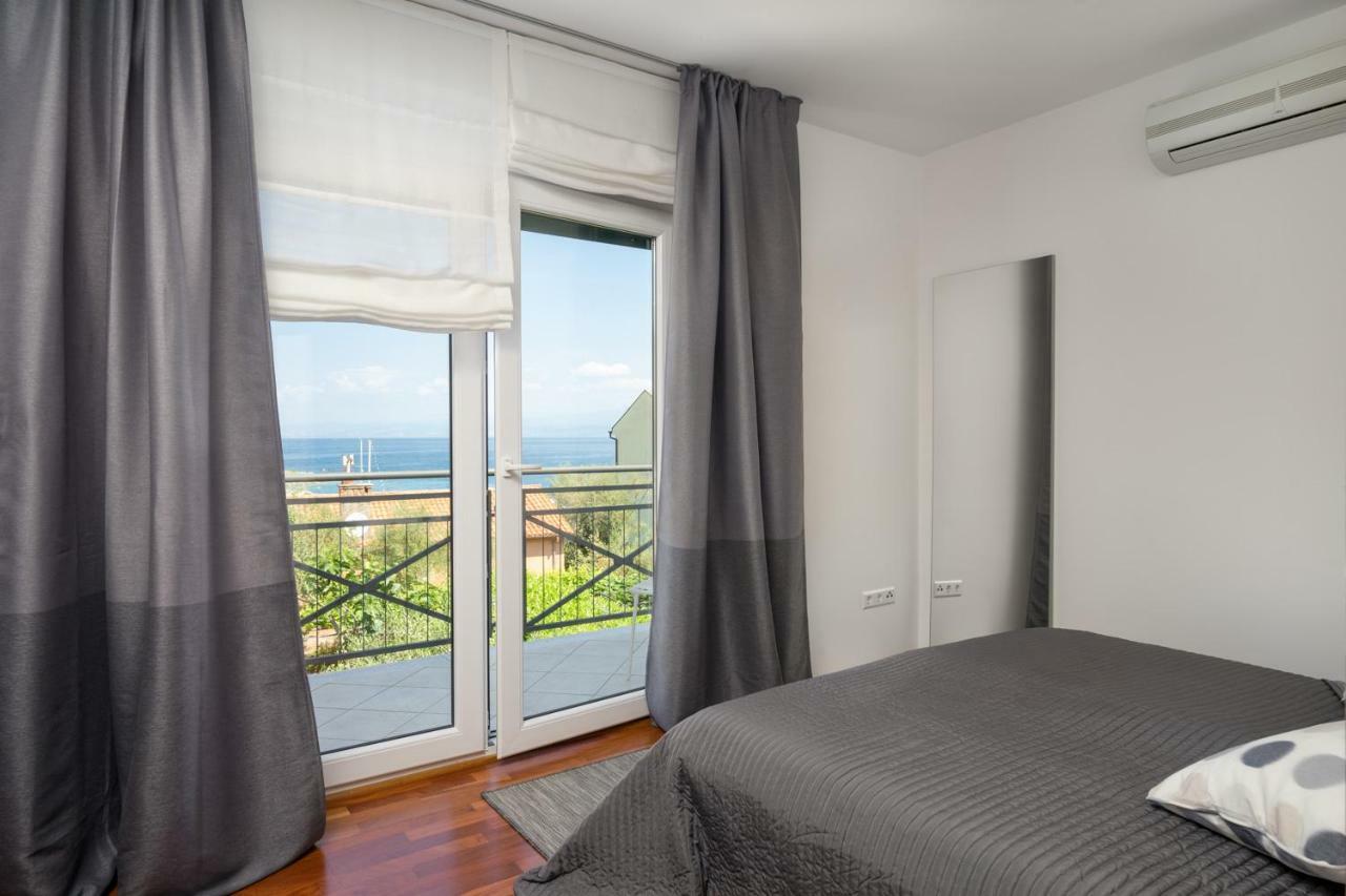 Apartments Biba Malinska Luaran gambar