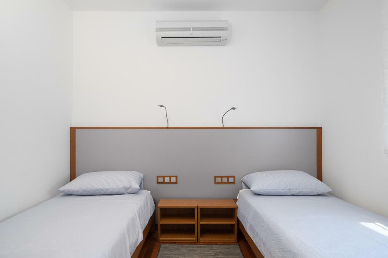 Apartments Biba Malinska Luaran gambar