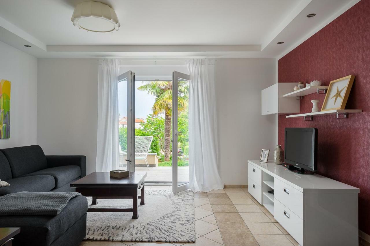 Apartments Biba Malinska Luaran gambar